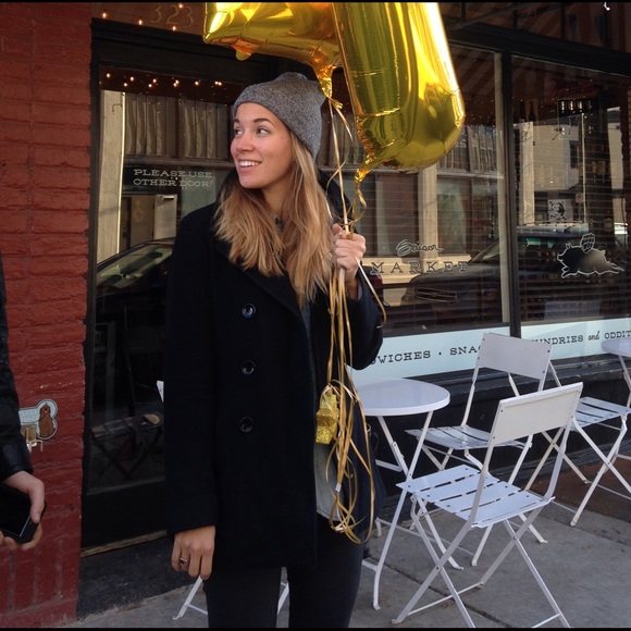 Meet your Posher, Andrea - Picture 3 of 4