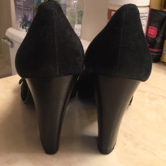 BCBG size 8. Black suede heel with buckle. - Picture 2 of 3