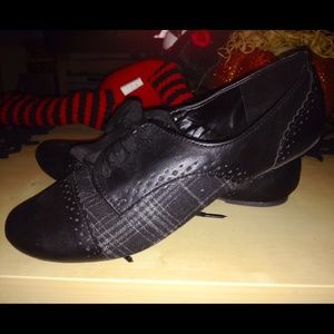 Black dressy shoes
