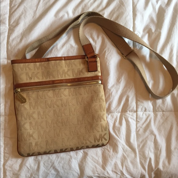 MICHAEL KORS CROSSBODY NO TRADES ❌