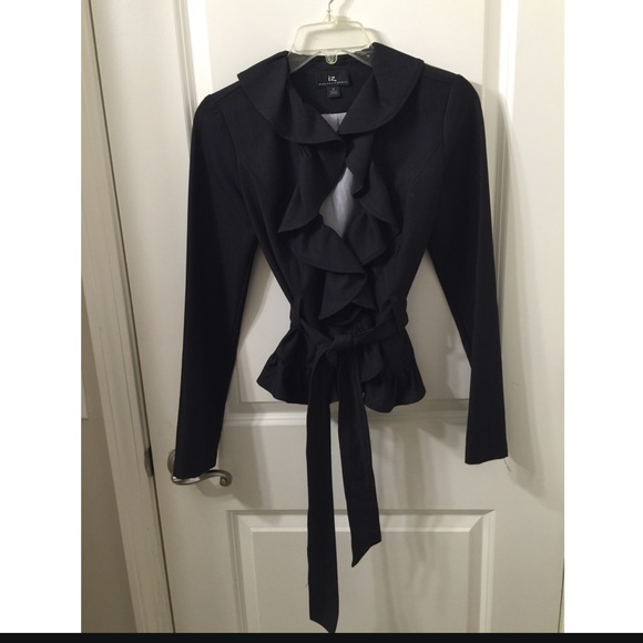 💥SOLD💥 Women's Black Blazer