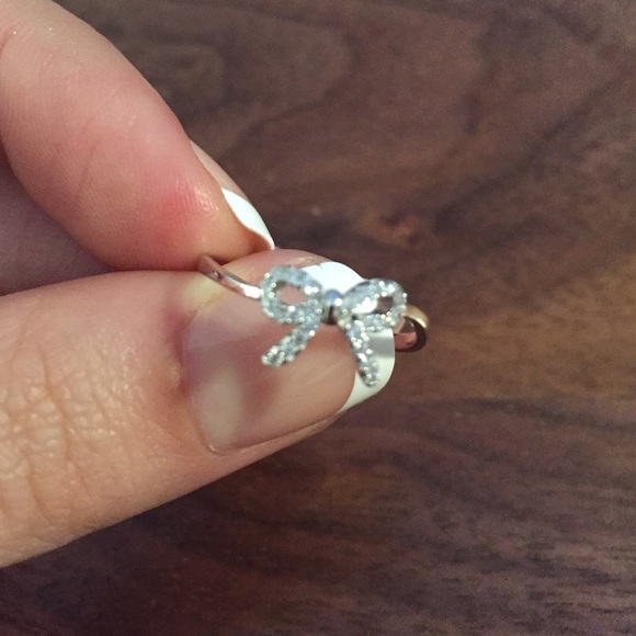 Bow ring size 6. SOLD