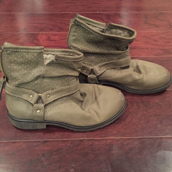 Roxy Olive boots