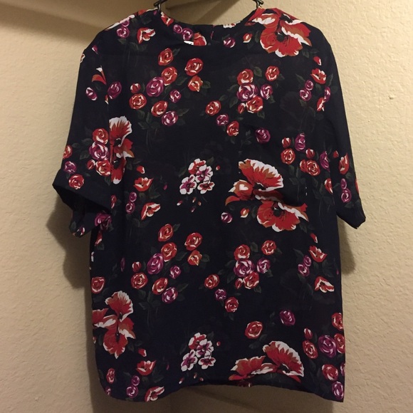 Oversized Floral Top - Picture 1 of 4