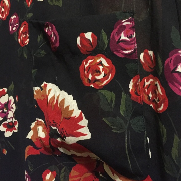 Oversized Floral Top - Picture 2 of 4