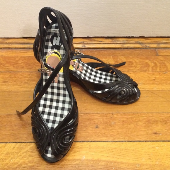 Harajuku Lovers Wedges size 7