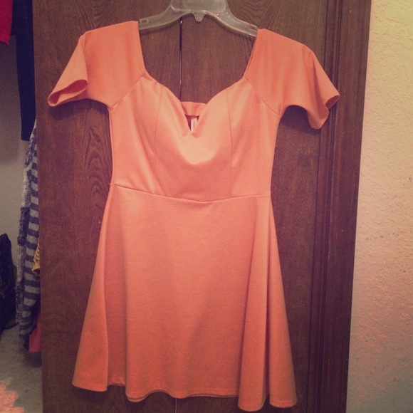 Basic Nude Pink Dress - Picture 1 of 3