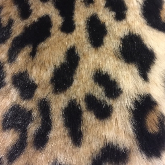 Faux Fur Cropped Vest - Picture 2 of 3