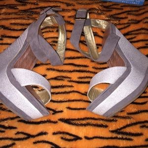 These are a great pair of wedges.