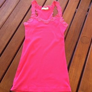 🌷Forever21 - Pink lace tank top with racer back😍