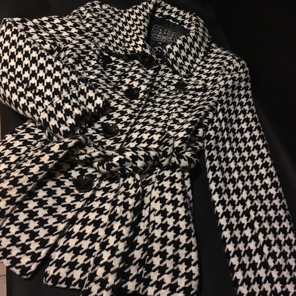 Black and white coat - Picture 1 of 3