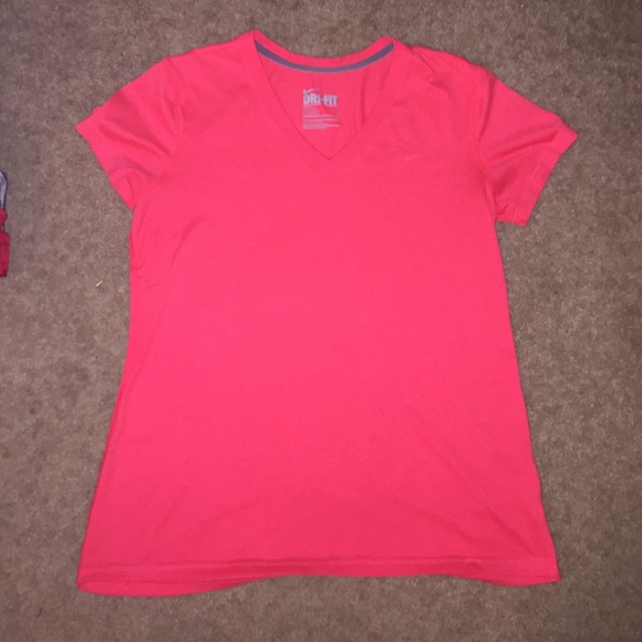 MUST GO Women's Nike drifit tops