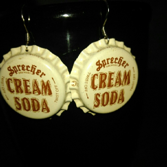 Cream soda bottle cap earrings