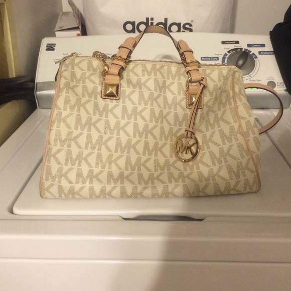 Michael Kors Large Grayson Vanilla Satchel