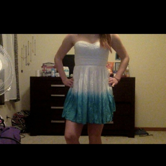 Dress - Picture 2 of 2