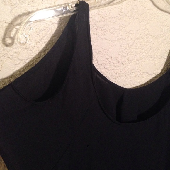 Black Cut out top purchased at LF - Picture 5 of 6