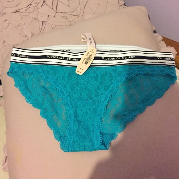 Lace Victoria's Secret panties - Picture 1 of 3