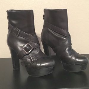 Guess booties size 5