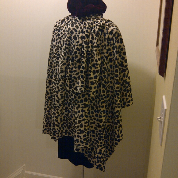Shawl - Picture 3 of 4
