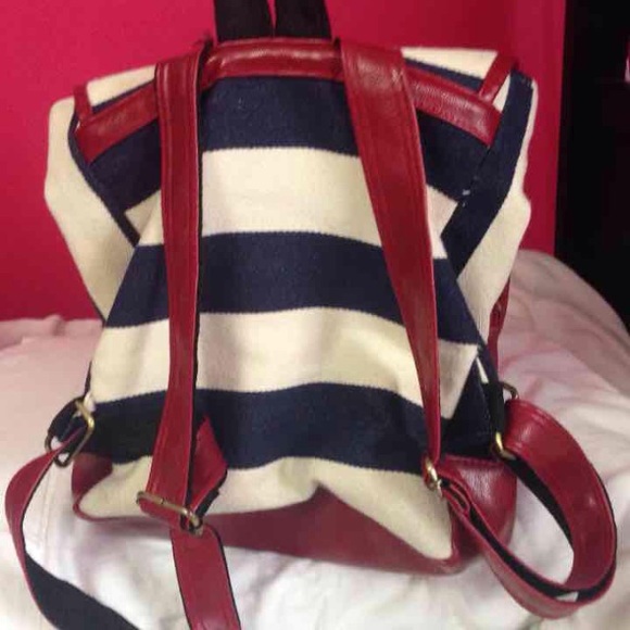 Backpack - Picture 2 of 4