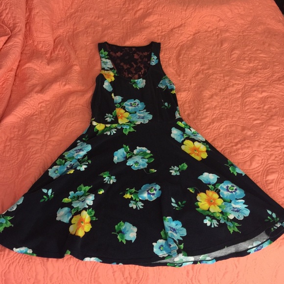 Small Aeropostale Floral Dress with Lace Back