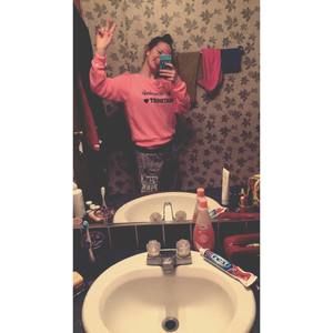 Meet your Posher, Chloe