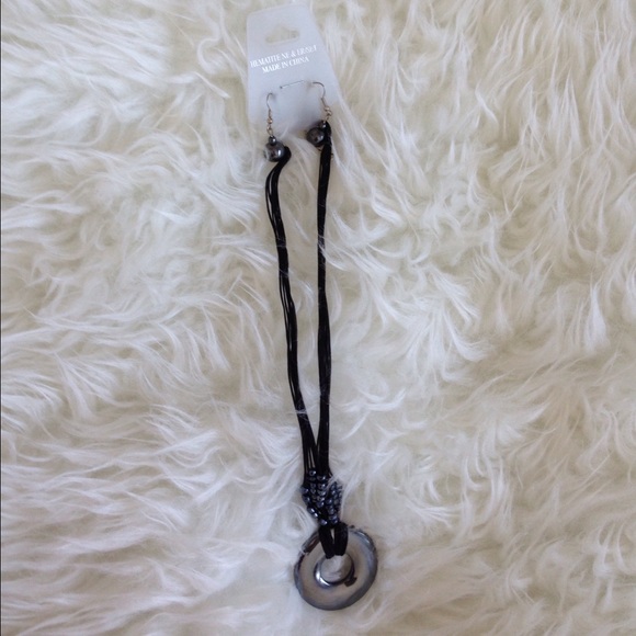 Set of Hematite Necklace and Earrings - Picture 2 of 4