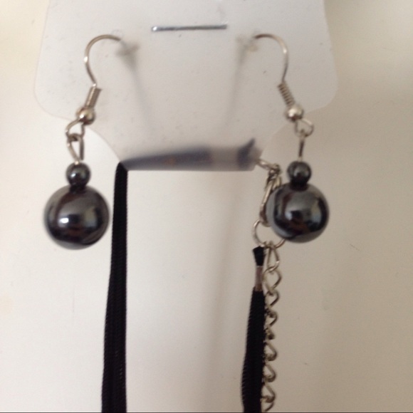 Set of Hematite Necklace and Earrings - Picture 3 of 4