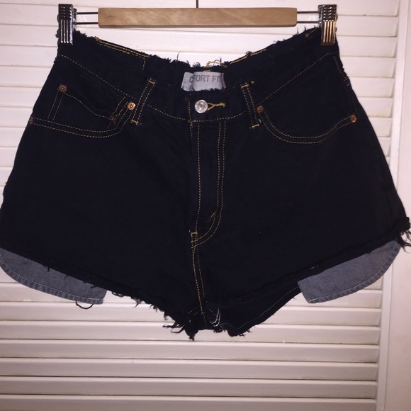 Levi's: 560 Comfort Fit High Waisted Shorts//