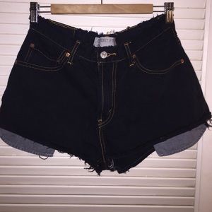 Levi's: 560 Comfort Fit High Waisted Shorts//