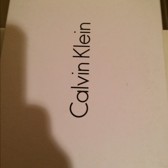 Calvin Klein - Picture 3 of 3