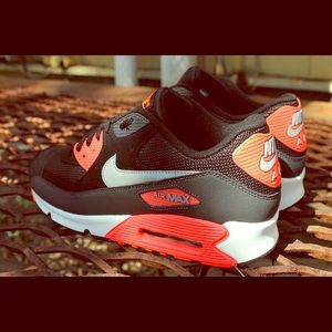 Nike air max 90 leather with neon color