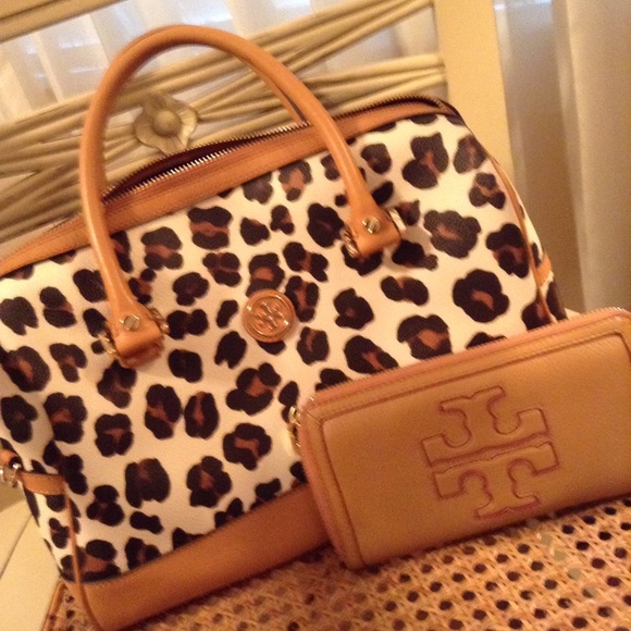 Tory Burch wallet