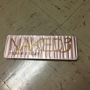 Naked 3 pallet
