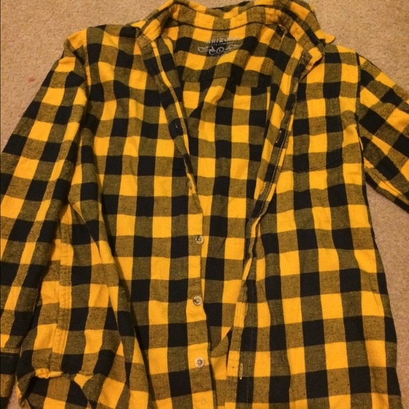 Black and yellow plaid long sleeve shirt