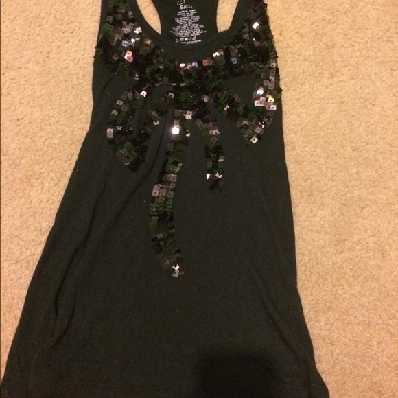 Black sequence tank