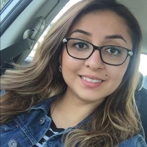 Meet your Posher, Isania