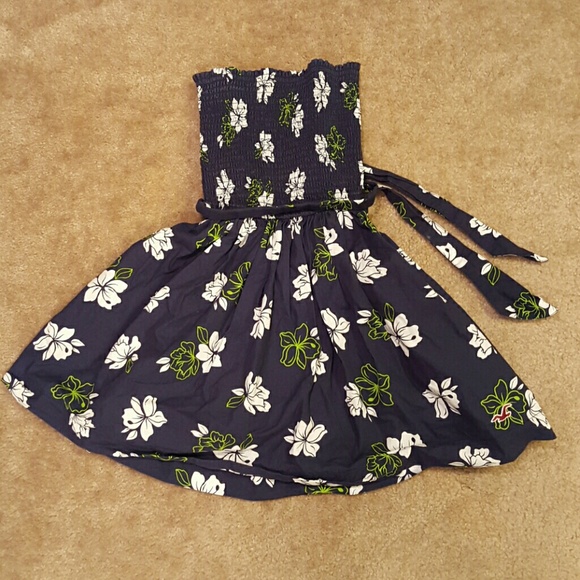 Hollister Dresses & Skirts - Strapless Hollister dress