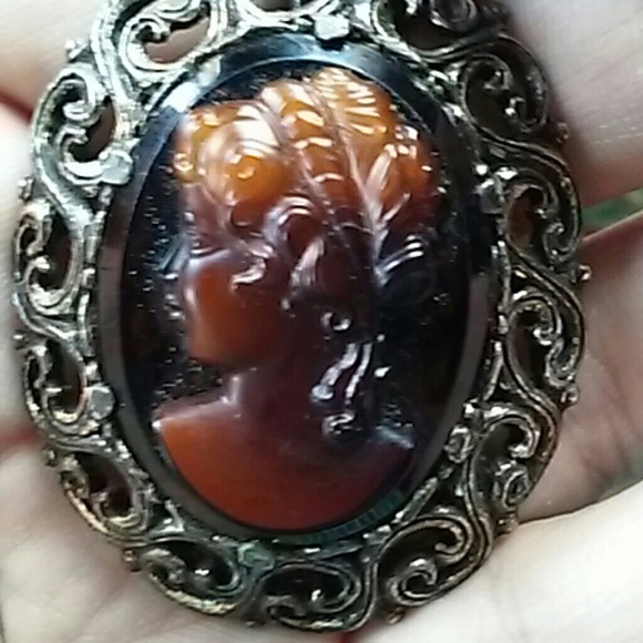 Vintage cameo brooch - Picture 3 of 3