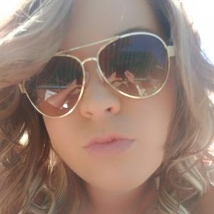 Meet your Posher, Ash