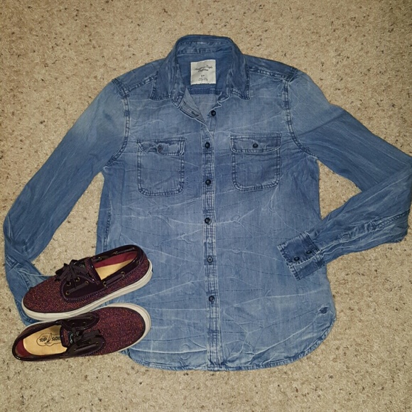🚫SOLD🚫 American Eagle Denim Shirt