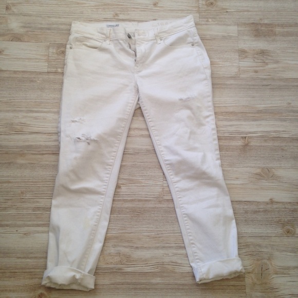 White boyfriend jeans