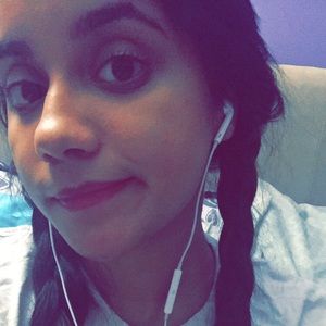 Meet your Posher, Ari