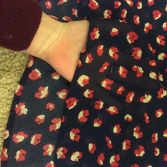 Sheer Navy Blue Floral Print Hi-Low Shirt - Picture 4 of 4