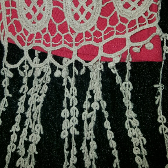 SOLD! H&M crochet fringe vest - Picture 3 of 4