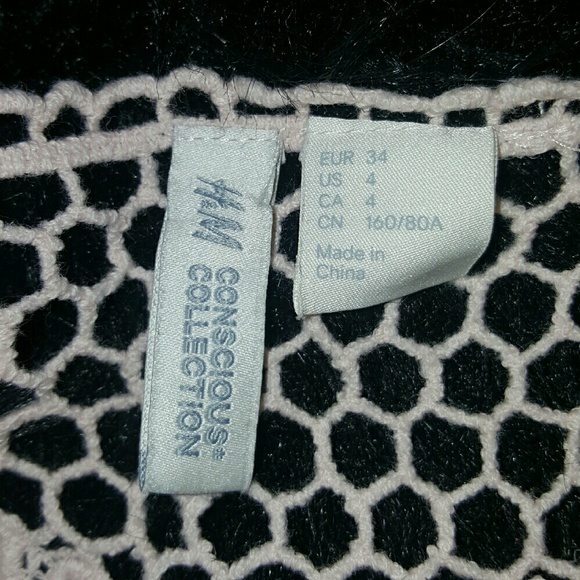 SOLD! H&M crochet fringe vest - Picture 4 of 4