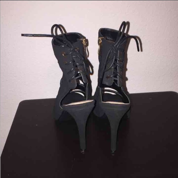 Heels - Picture 2 of 4