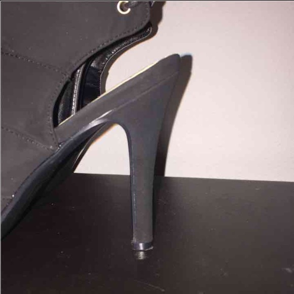 Heels - Picture 4 of 4