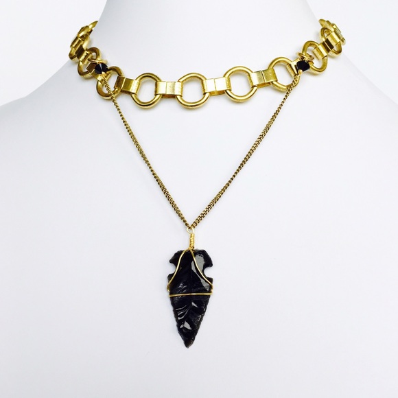 L.George Gold Arrowhead Pendant Necklace. - Picture 2 of 3