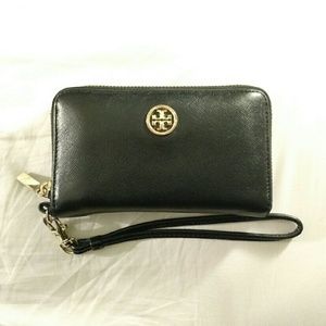 Tory Burch Robinson wristlet